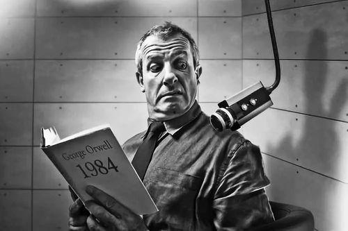 1984电影奥威尔在线观看,奥威尔经典之作,在线观看带你走进极权世界的惊悚之旅 第2张 1984电影奥威尔在线观看,奥威尔经典之作,在线观看带你走进极权世界的惊悚之旅 第2张
